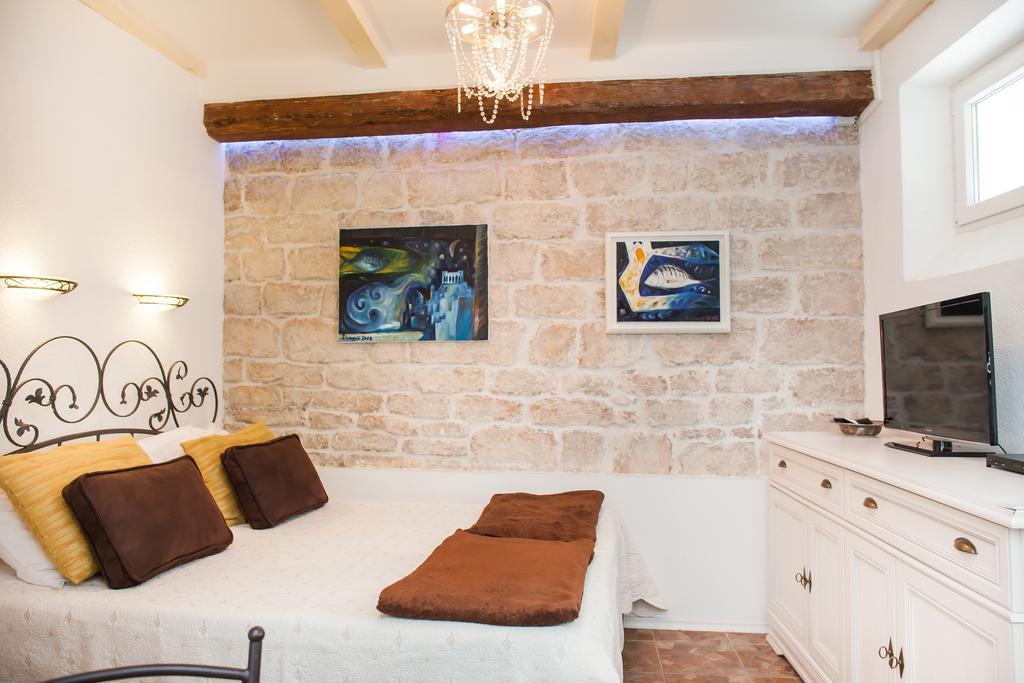 Apartments Laurus Sibenik Bagian luar foto